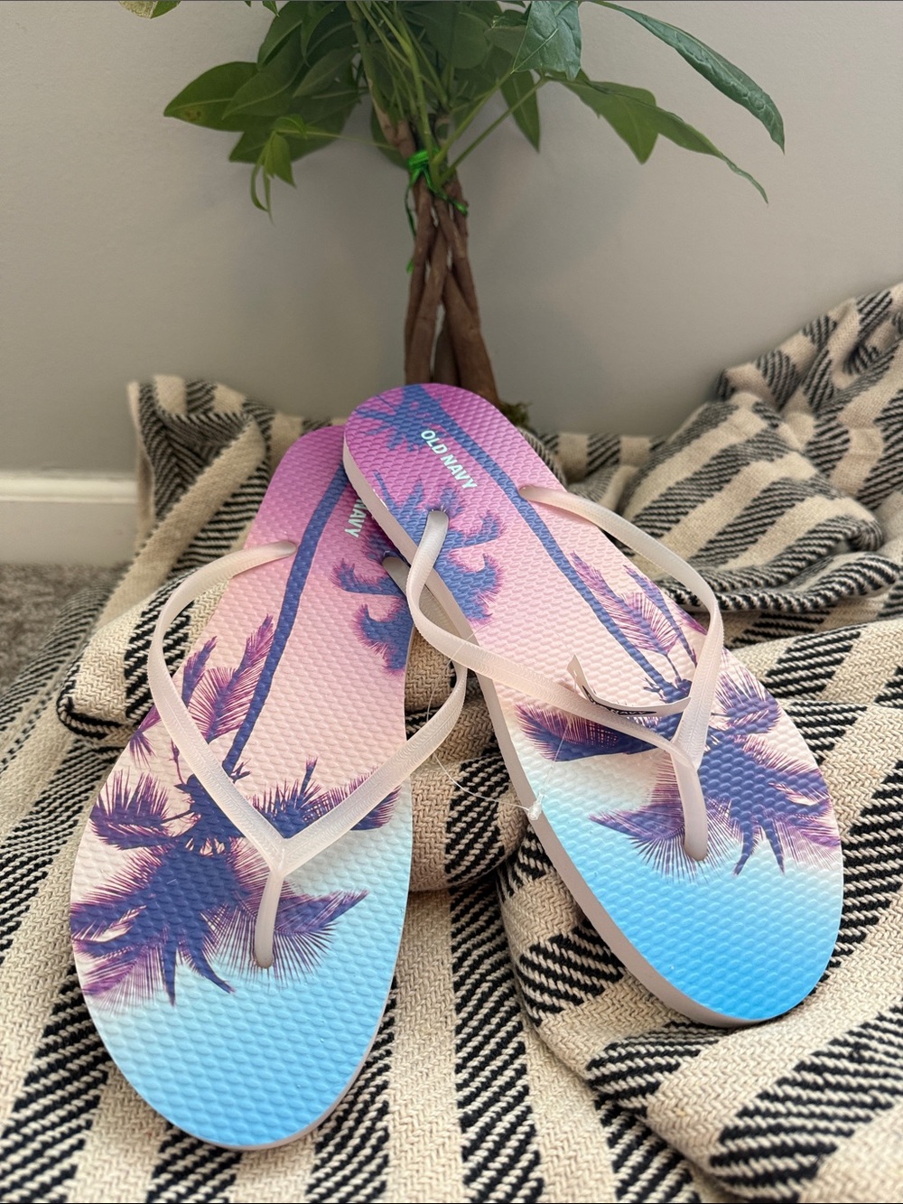 Old Navy Pink & Blue Palm-Print Flip Flops